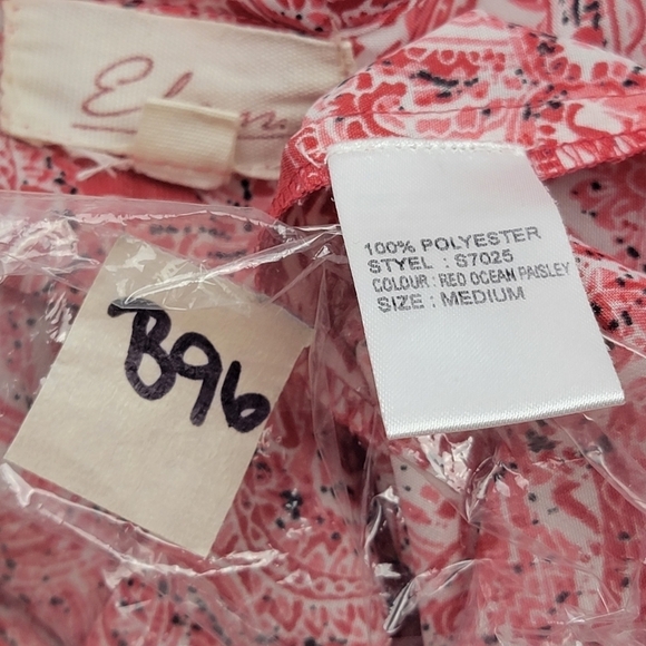 Elan red and white printed romper low v-neck half sleeve - Picture 4 of 4